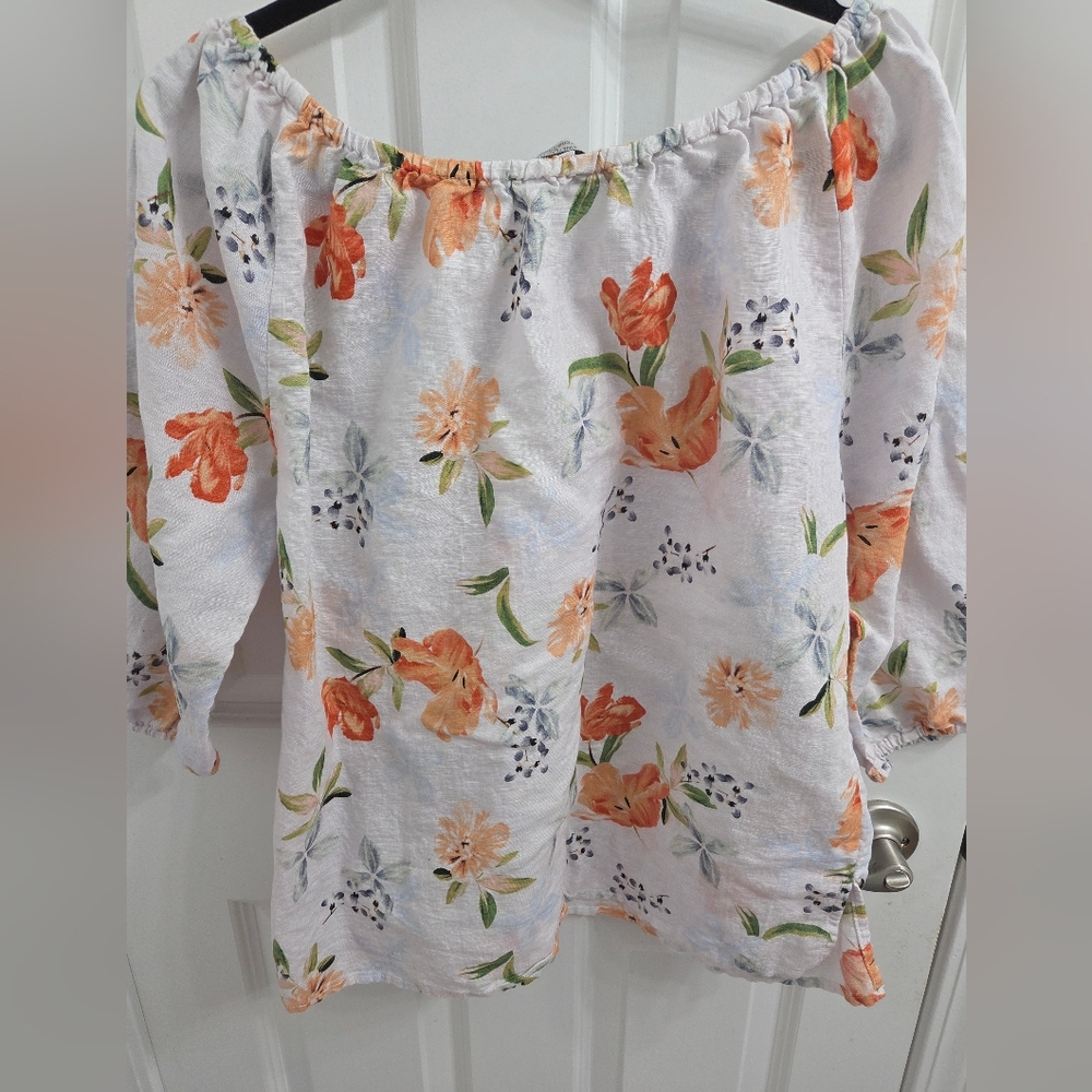 Elegant Floral Off-Shoulder Blouse - Picture 8 of 8